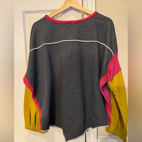 NATURAL LIFE Gray Sweater with Pink and Yellow Sleeves - Picture 2 of 3